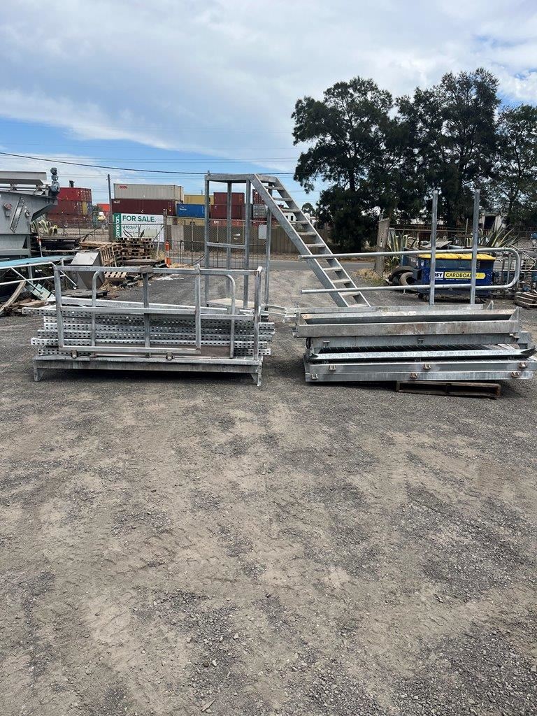 Steel platform with stairs fa maker