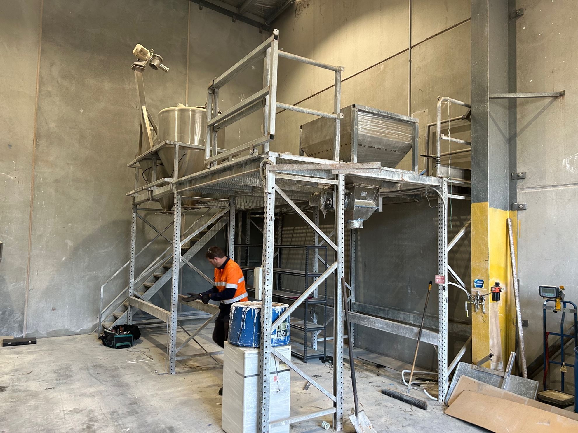 Steel platform with stairs fa maker